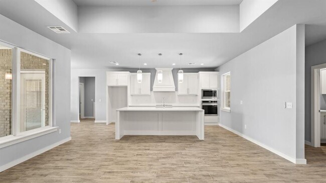 Building Photo - 12624 E Hefner Rd