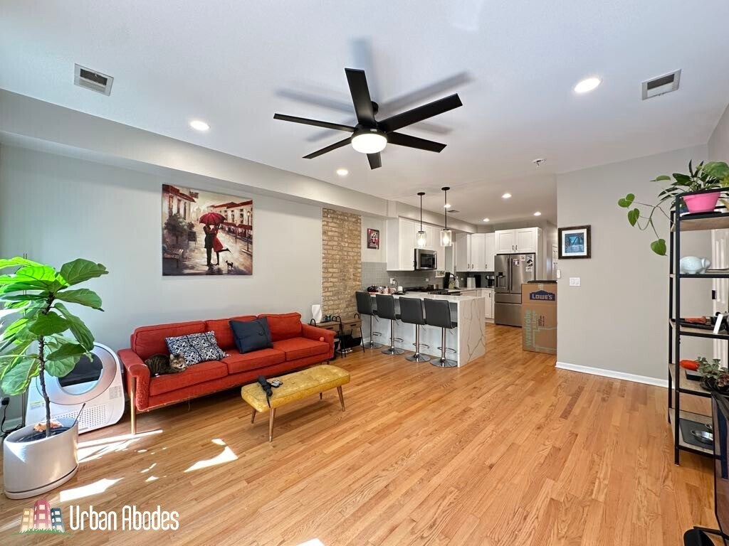 Building Photo - 1424 N Bosworth Ave