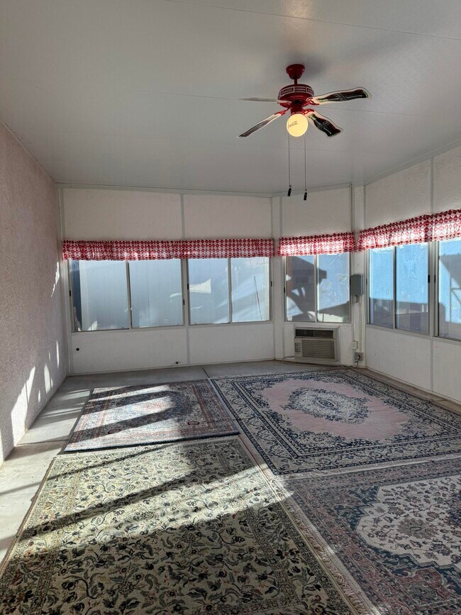 Building Photo - 9700 Lagrima De Oro Rd NE