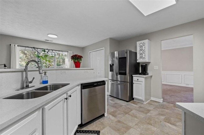 Building Photo - 6115 Riveroak Terrace