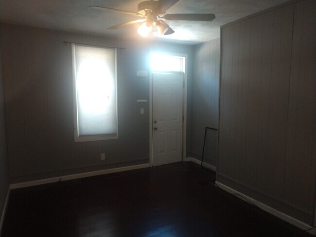 Building Photo - Beautiful Home for Rent With Some Utilitie...