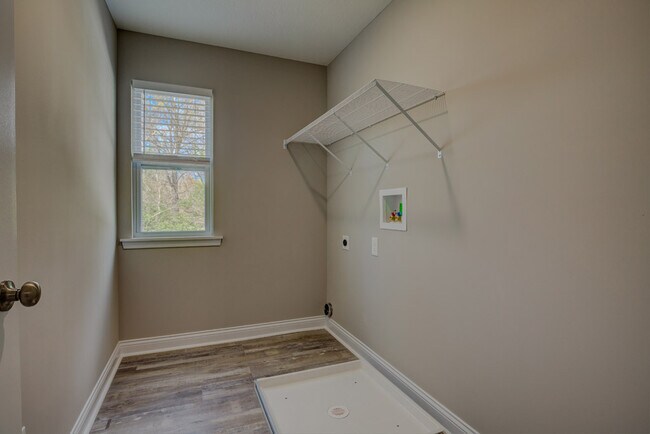 Building Photo - 5565 Limaburg Rd
