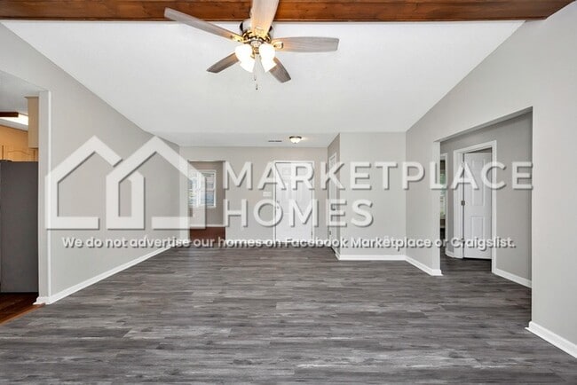 Building Photo - 15120 Balsam Dr SE