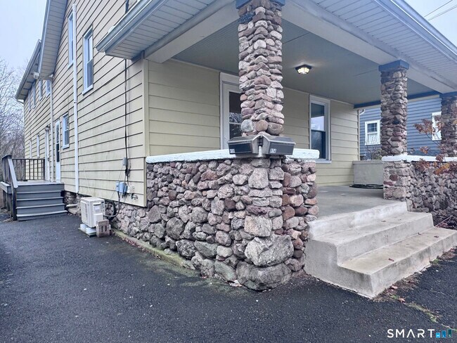 Building Photo - 85 Ivy St