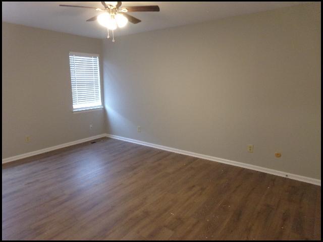 Building Photo - 1807 Sanford Dr