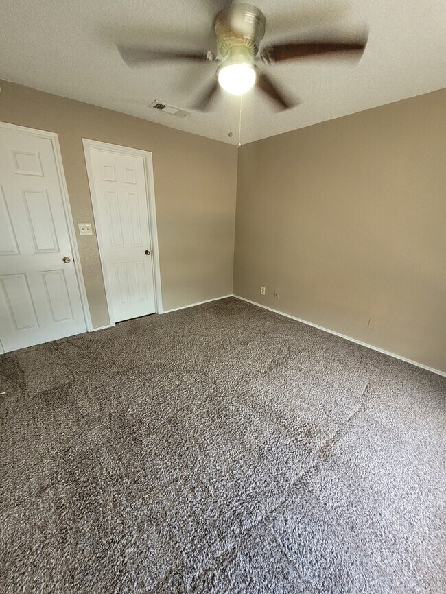 Building Photo - 2 story, 2 bed 2.5 bath townhome at Sagewo...