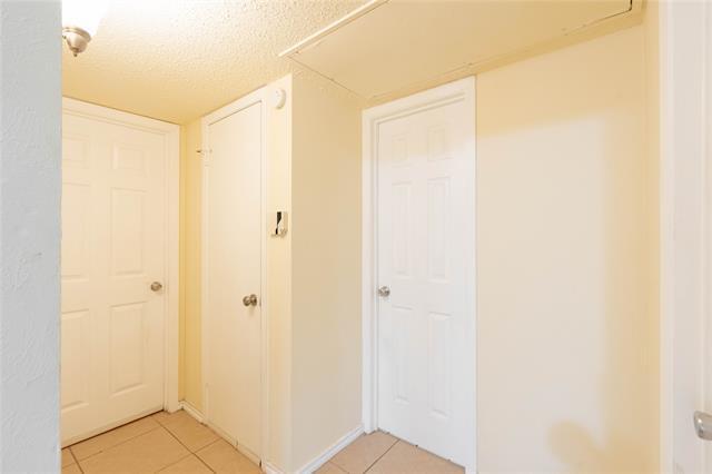 Building Photo - 510 Cranbrook Park