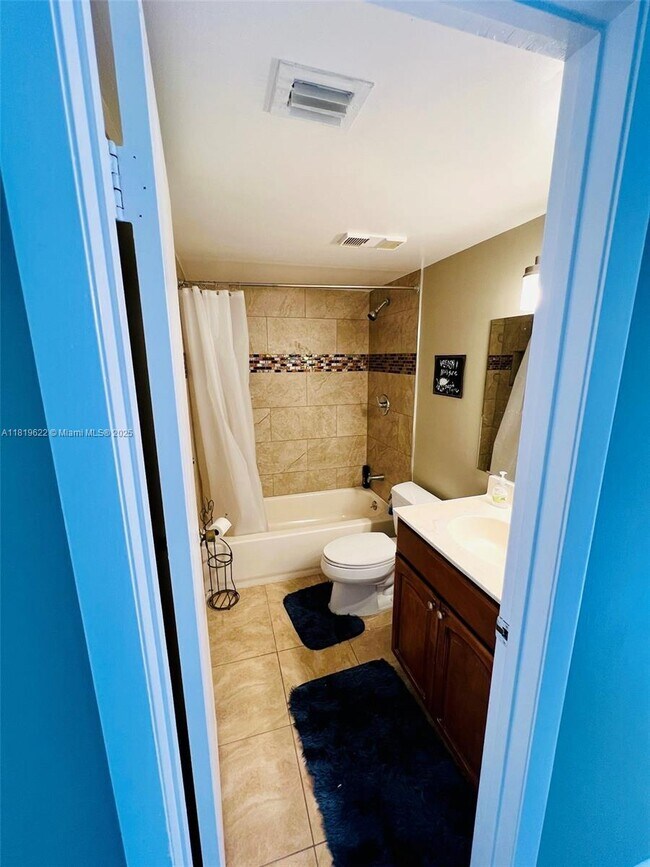 Building Photo - 9701 Westview Dr