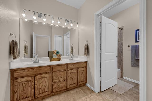 Building Photo - 33 Windmill Dr