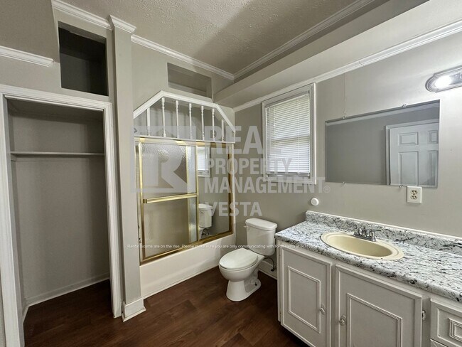 Building Photo - 1082 Lamont St