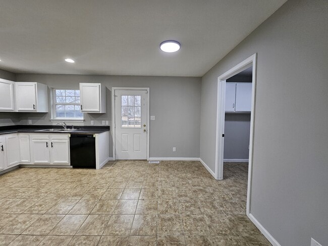 Building Photo - 3534 Hunt St