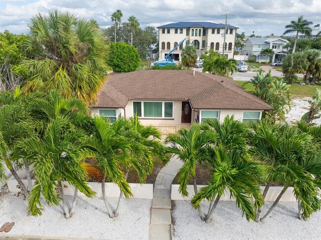 Building Photo - 907 Narcissus Ave