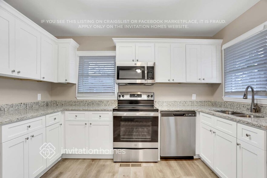 Building Photo - 4802 Glenwood Rd