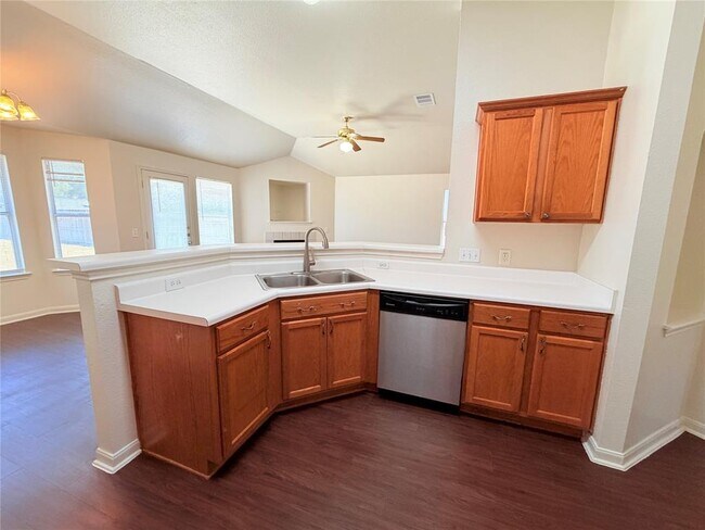 Building Photo - 124 Estate Cove