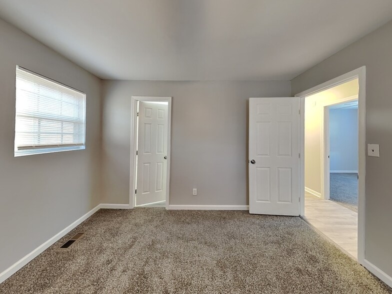 Building Photo - 5835 Brenda Dr