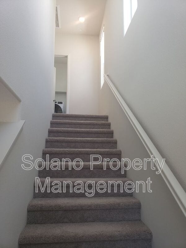 Building Photo - 2940 Sugar Pne St