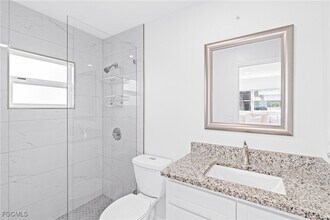 Building Photo - 3225 E Riverside Dr