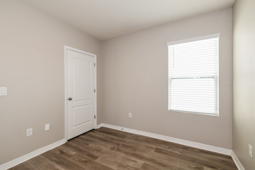 Building Photo - 1524 Planters Pt Rd