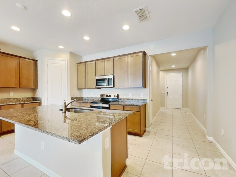 Building Photo - 676 Meadow Pointe Dr