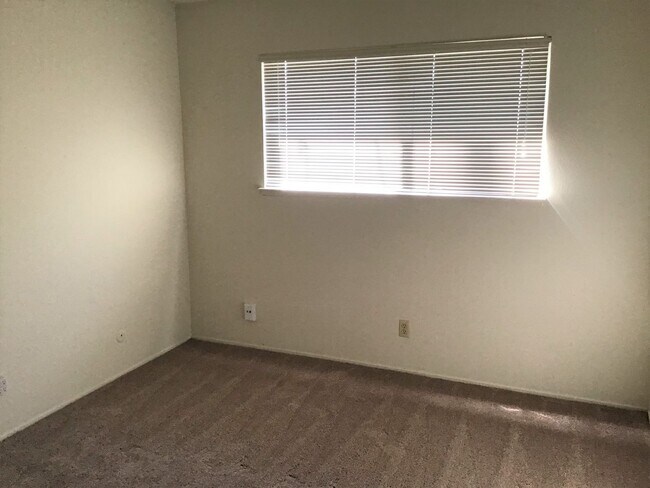 Building Photo - 6048 Margo Dr
