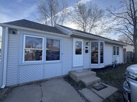 Building Photo - 2116 S Gold St