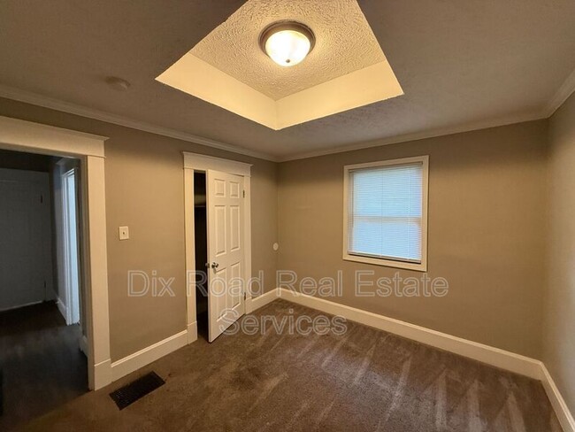 Building Photo - 1121 Kunz Ave