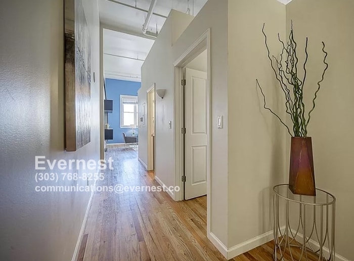 Building Photo - 1555 California St