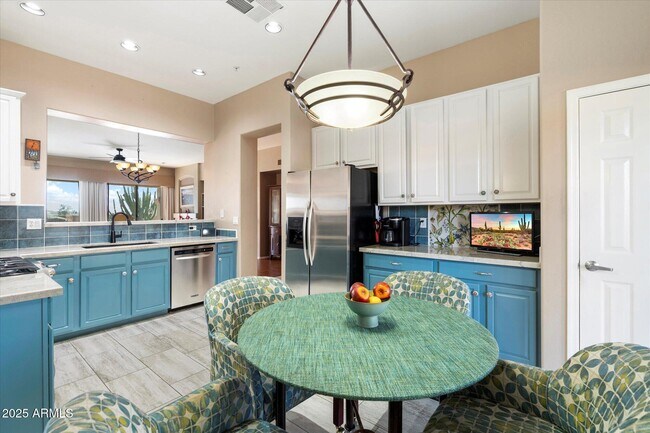 Building Photo - 10527 E Tierra Buena Ln