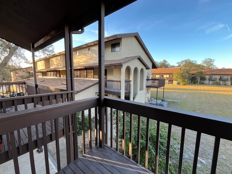 Building Photo - 1255 Ponce Island Dr