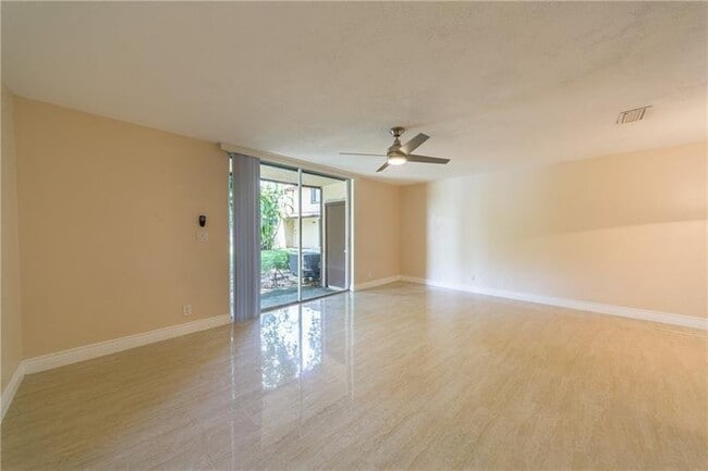 Building Photo - 1343 Hampton Blvd