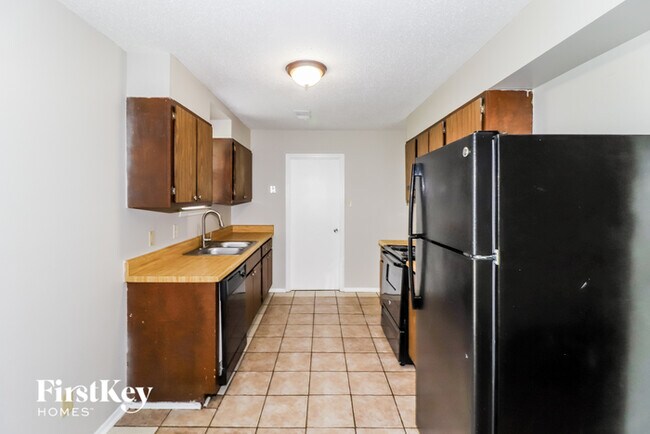 Building Photo - 5728 Ballenmoor Dr
