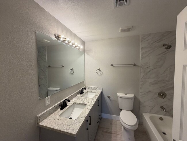 Building Photo - Newly Remodeled 4 Bedroom Two Bath Home