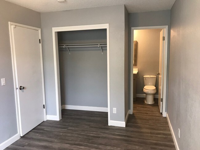 Building Photo - 3938 E Olive Ave