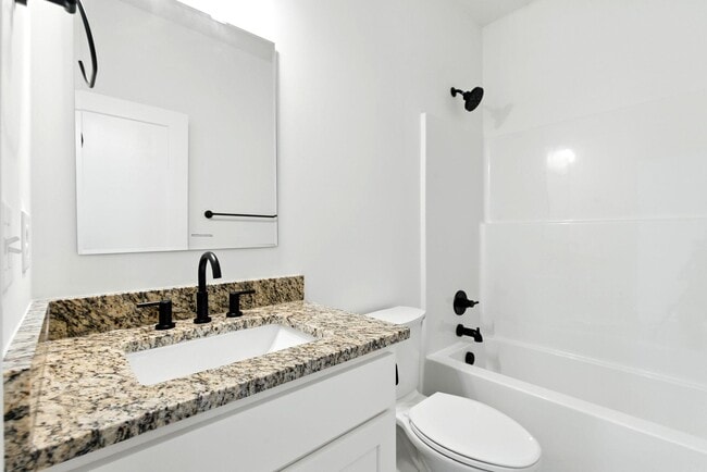 Building Photo - 1112 Mission Dr