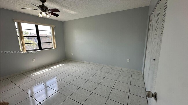 Building Photo - 10425 SW 112th Ave