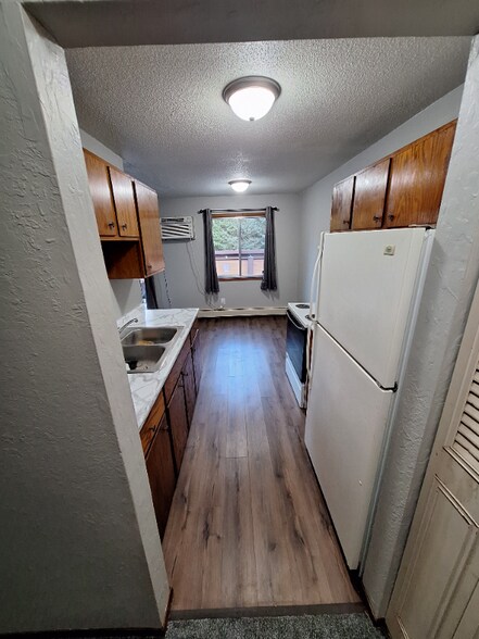 Building Photo - 1676 English St