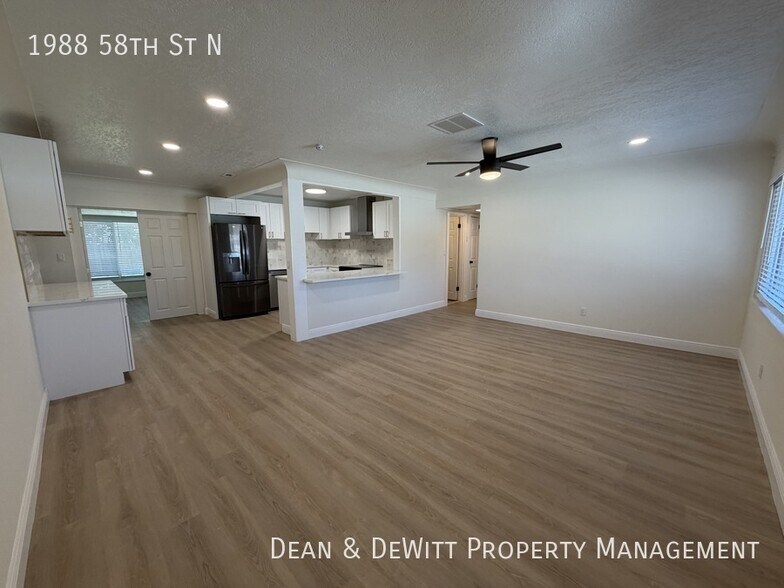 Building Photo - 4 Bed/3 Bath