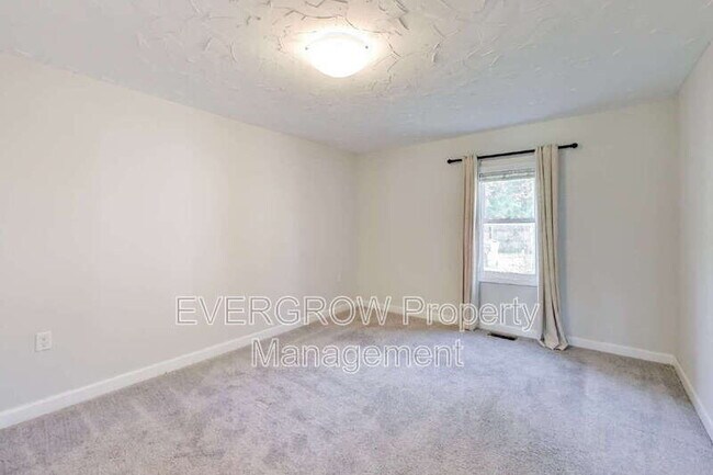 Building Photo - 321 Albany St