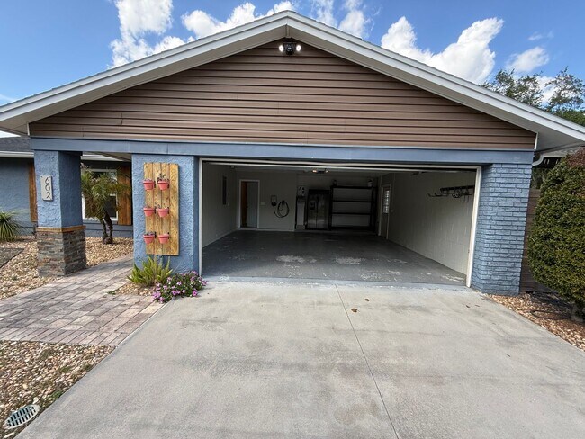 Building Photo - 602 Pine Forest Dr