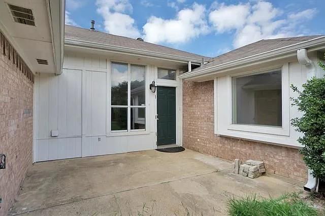 Building Photo - 827 Cornell Ln