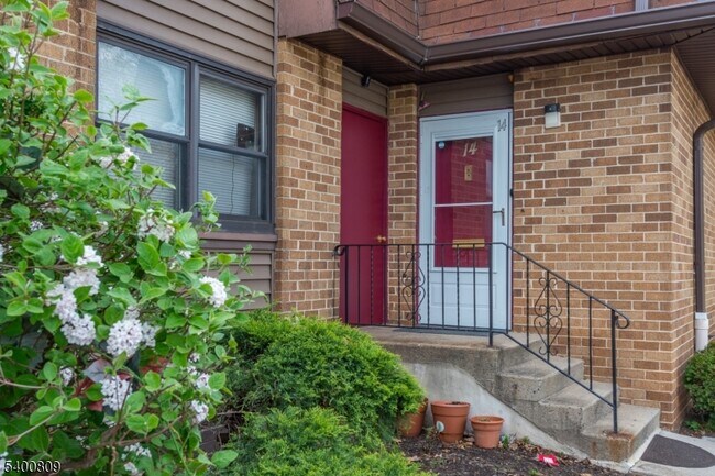 Building Photo - 1133 Livingston Ave