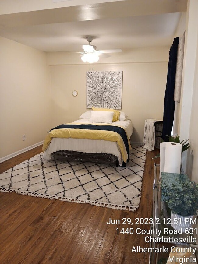 Building Photo - Fully Furnished 1 bedroom / Garden Apartment / Utilities included Travel Nurse Special