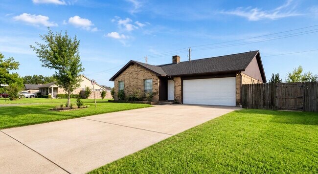 Building Photo - 11522 Corkwood Dr