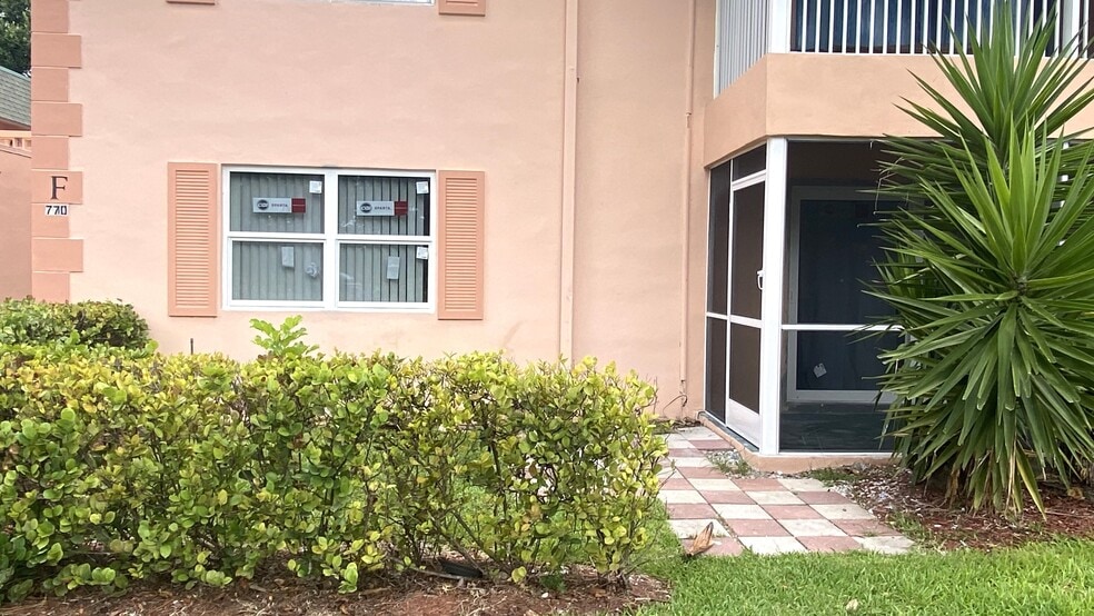 Building Photo - 770 SE 2nd Ave