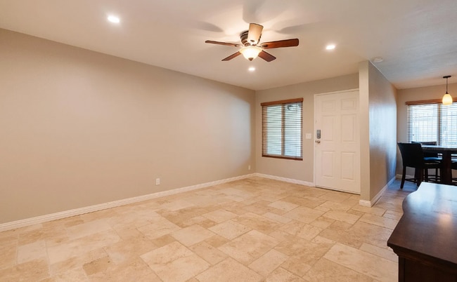 Building Photo - 13754 Mango Dr