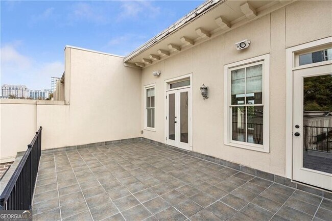 Building Photo - 58 Sheridan Dr NE