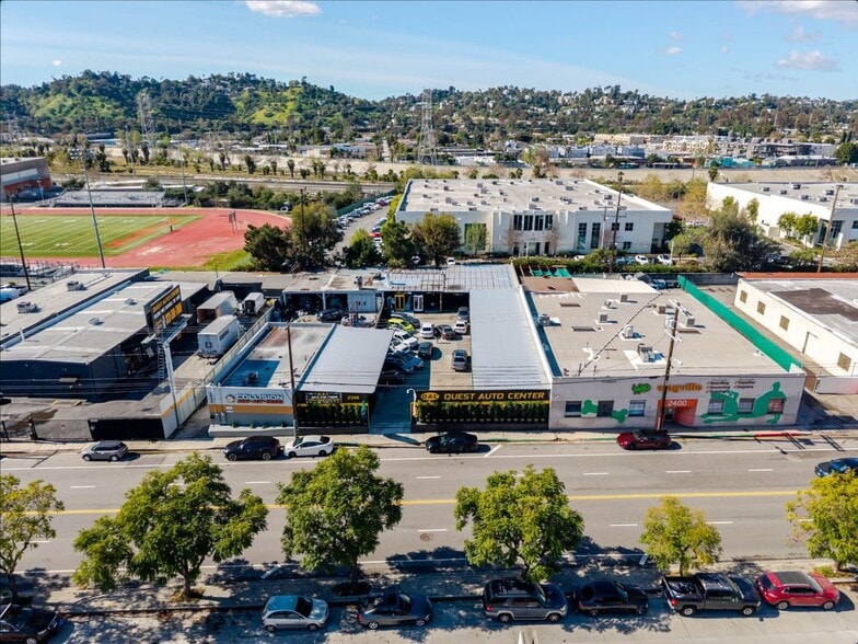 Building Photo - 2346 N San Fernando Rd