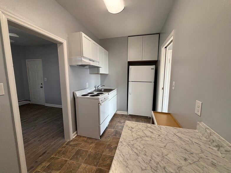 Kitchen - 6045 Old Washington Rd