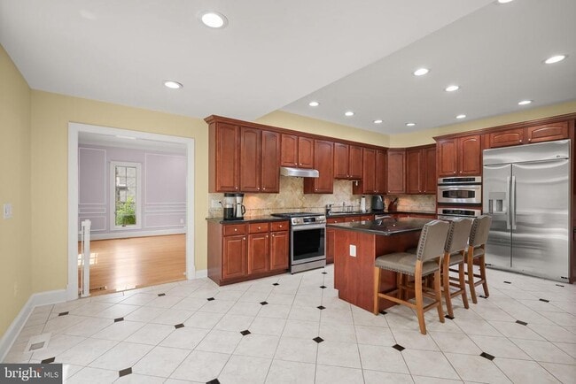 Building Photo - 9809 Hall Rd