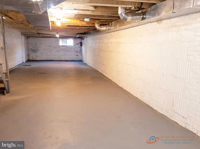 Building Photo - Baltimore Rowhome For Rent